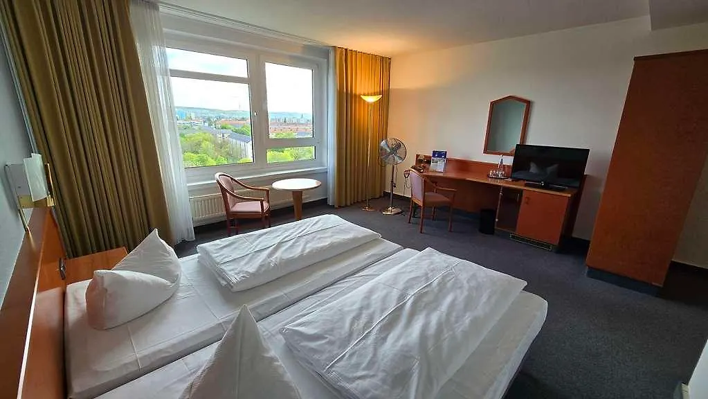 Hotel Am Terrassenufer Drezno 4*,