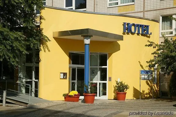 Hotel Am Terrassenufer Dresden 4*,