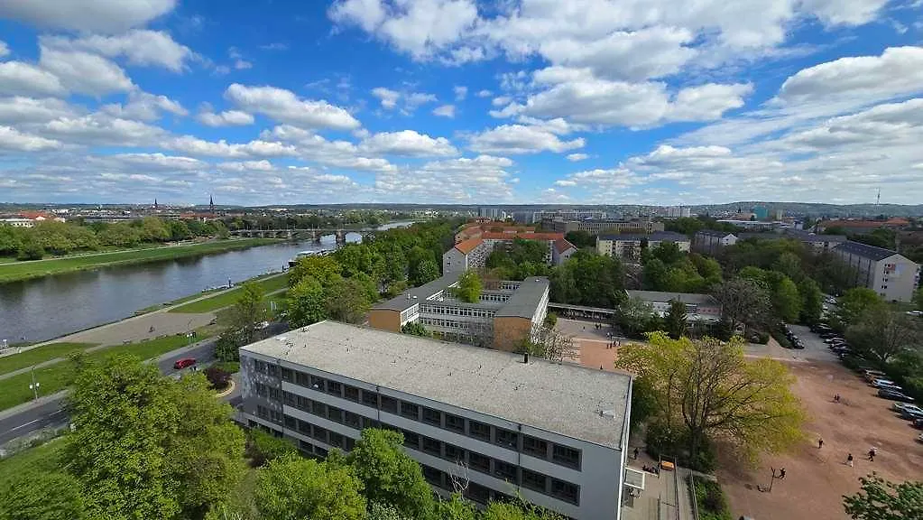 Hotel Am Terrassenufer Dresden 4*,